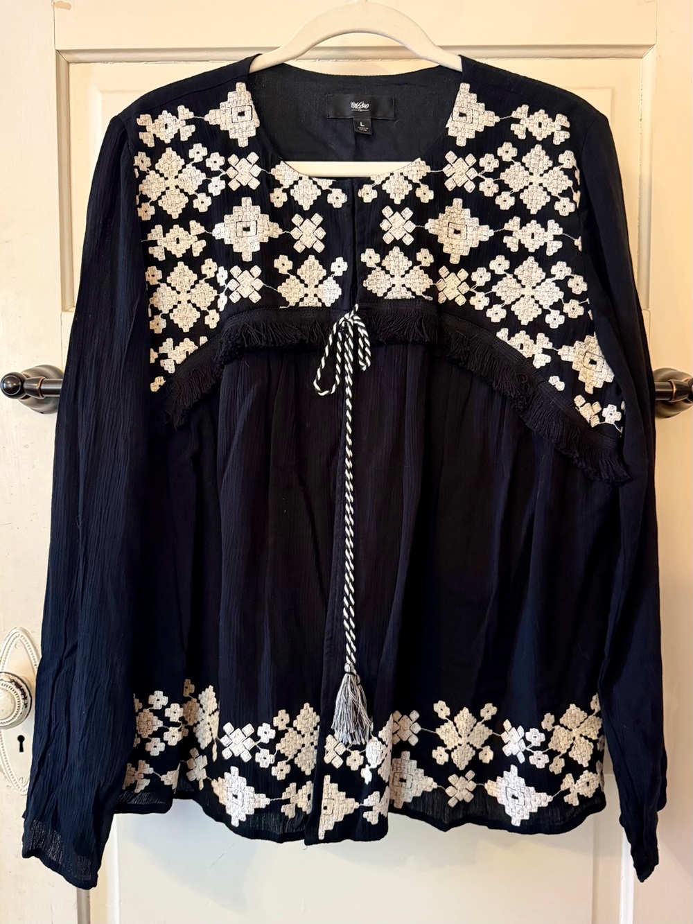 Mossimo Black & White Open-Front Shirt Jacket with Cream Embroidered Pattern - L